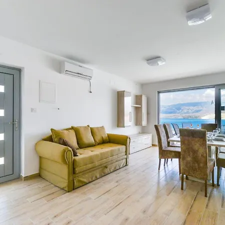 Crowonder Pag View With Amazing Scenery * Pag Town