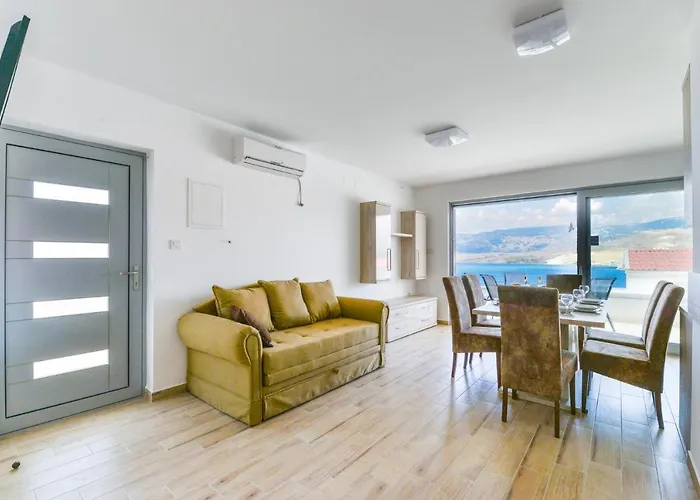 Crowonder Pag View With Amazing Scenery * Pag Town