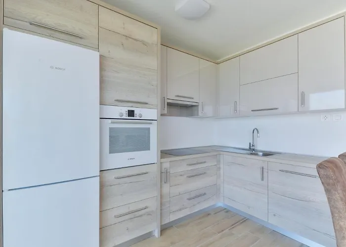 Crowonder Pag View With Amazing Scenery *